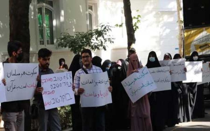 دانشجویان قمی مقابل سفارت آذربایجان تجمع کردند دانشجویان قمی مقابل سفارت آذربایجان تجمع کردند